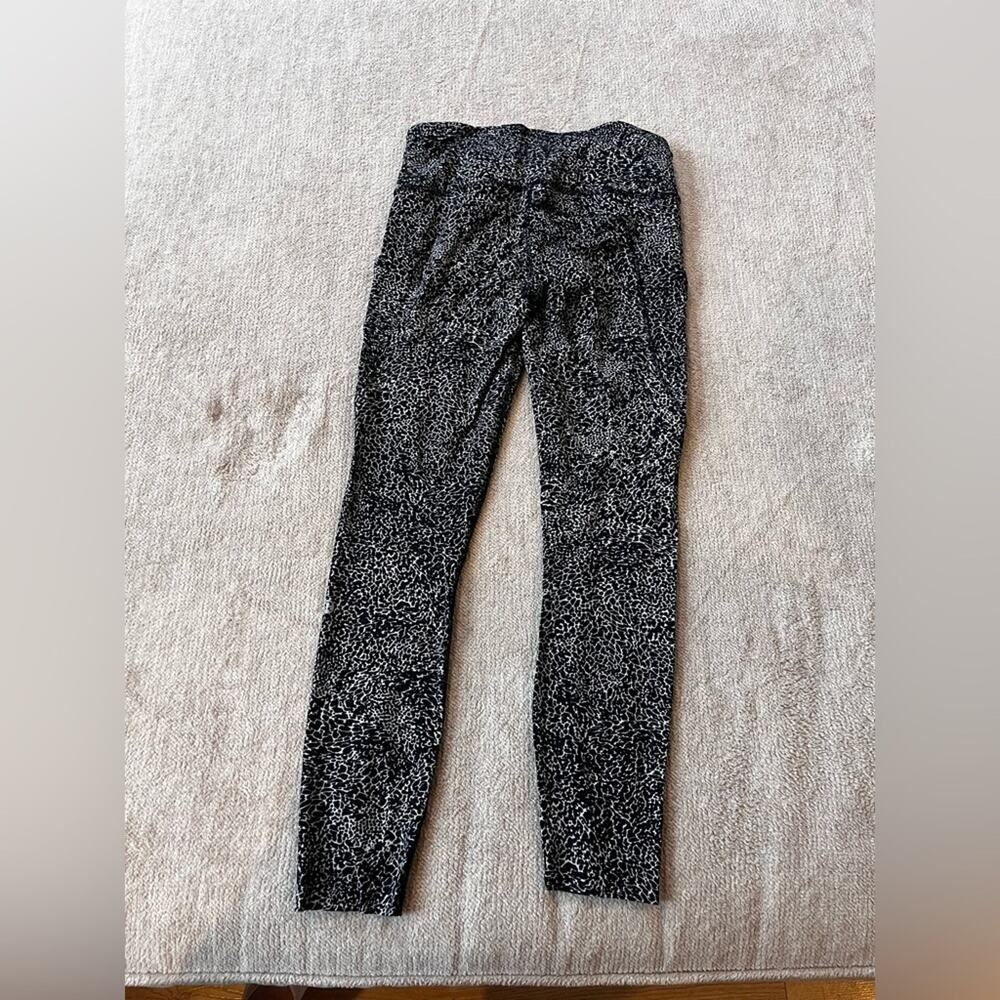 Lululemon Fast and Free Tight 24" Nulux Polar Shift Ice Grey Black Size 6 - Picture 8 of 9
